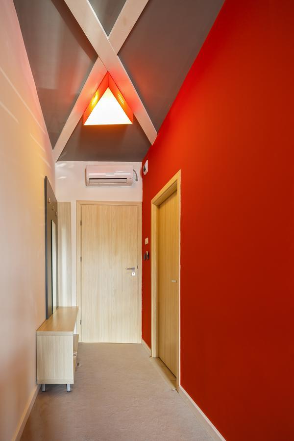 Net Hotel Pitesti Piteşti Exterior foto