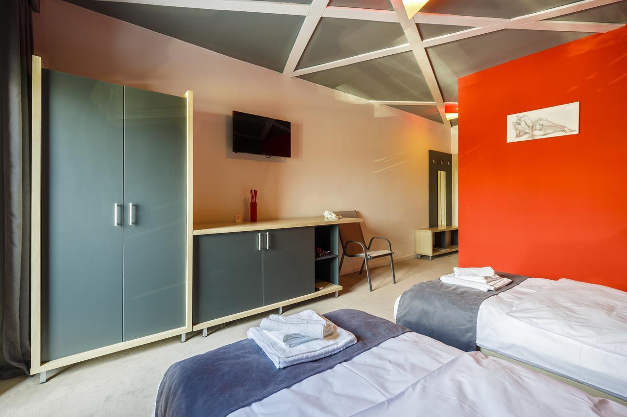 Net Hotel Pitesti Piteşti Exterior foto